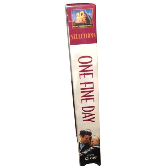 ONE FINE DAY VHS Michelle Pfeiffer George Clooney Mae Whitman Charles Durning - Picture 7 of 7